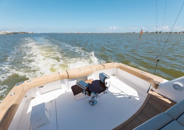 Hatteras GT45X Flybridge image