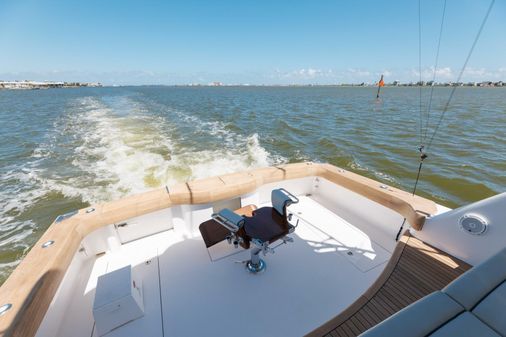 Hatteras GT45X Flybridge image