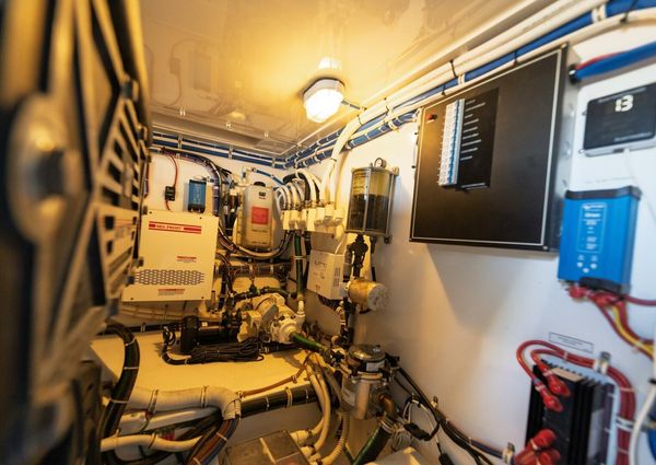 Hatteras GT45X Flybridge image