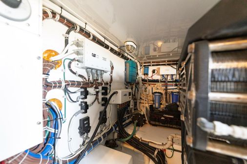 Hatteras GT45X Flybridge image