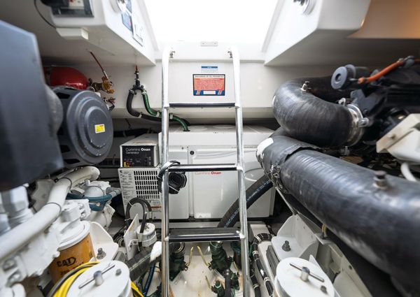 Hatteras GT45X Flybridge image