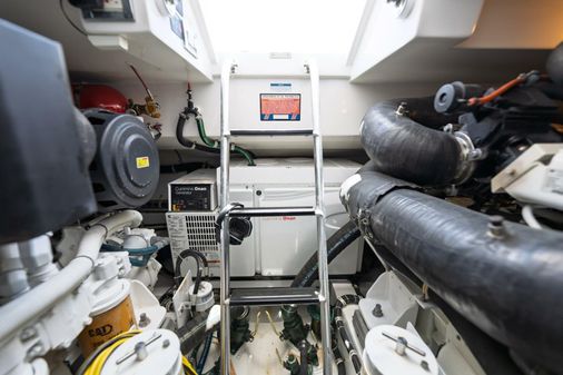 Hatteras GT45X Flybridge image