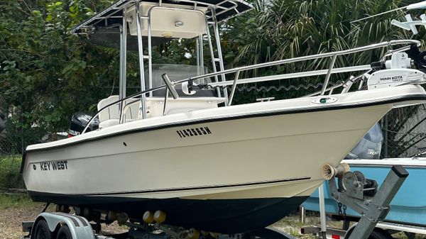 Key West 2020 Center Console 