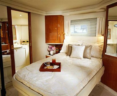 Sea-ray 420-AFT-CABIN image