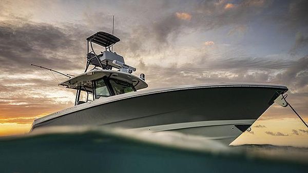 Boston Whaler 360 Outrage 