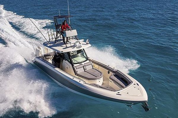 Boston-whaler 360-OUTRAGE - main image