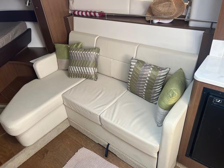 Sea Ray 350 Sundancer Coupe image