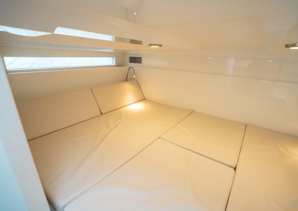 De Antonio Yachts D32 OPEN image