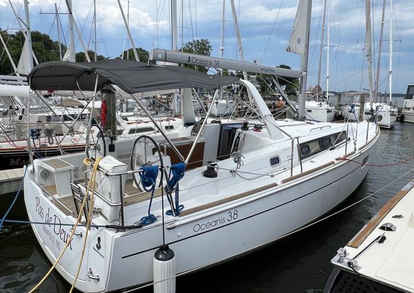 Beneteau Oceanis 38 image