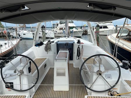 Beneteau Oceanis 38 image