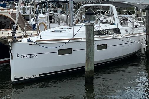 Beneteau Oceanis 38 image