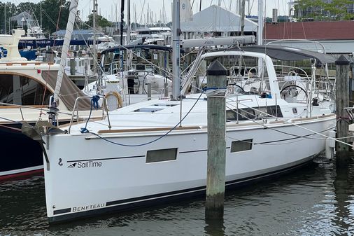 Beneteau Oceanis 38 image