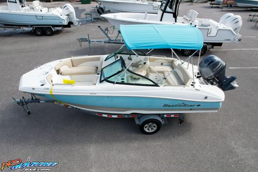 Nauticstar 203DC-SPORT-DECK image