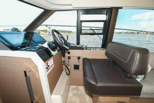 Prestige 420 Flybridge image