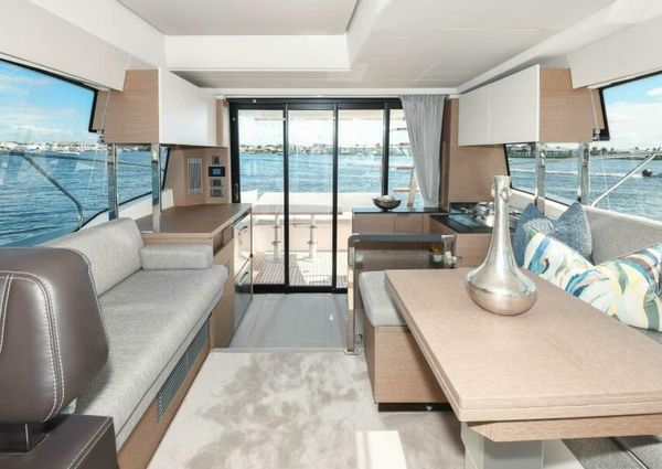 Prestige 420 Flybridge image