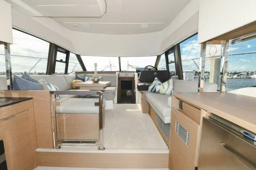 Prestige 420 Flybridge image