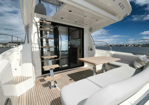 Prestige 420 Flybridge image