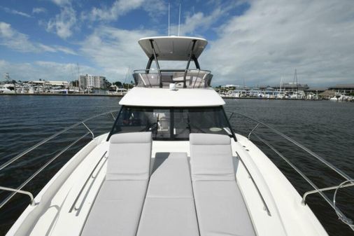 Prestige 420 Flybridge image