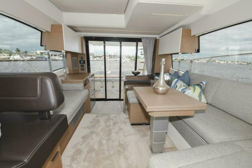 Prestige 420 Flybridge image