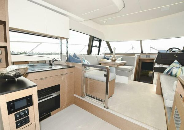 Prestige 420 Flybridge image