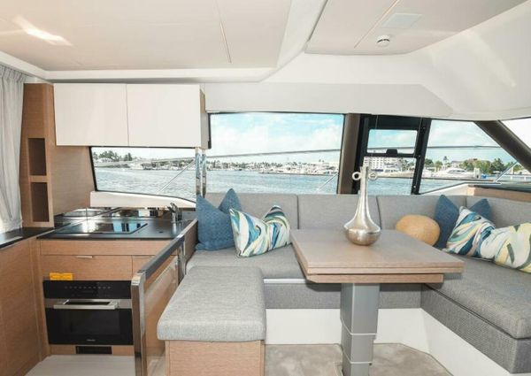 Prestige 420 Flybridge image