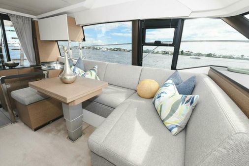 Prestige 420 Flybridge image