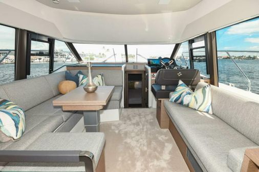 Prestige 420 Flybridge image