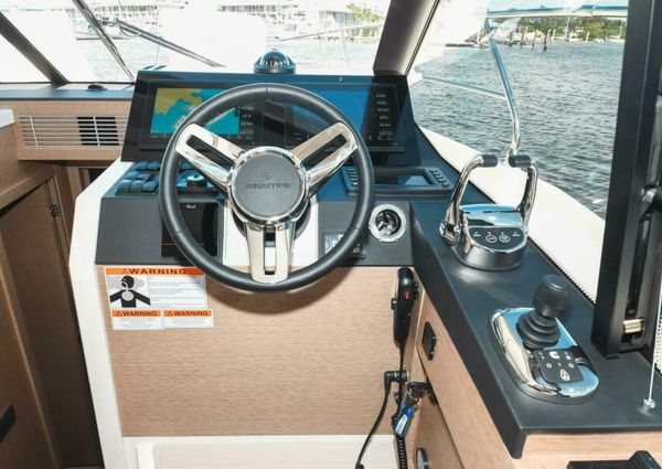 Prestige 420 Flybridge image