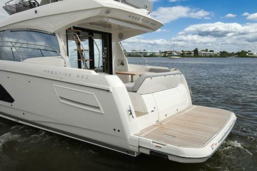 Prestige 420 Flybridge image