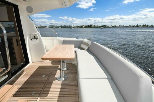 Prestige 420 Flybridge image