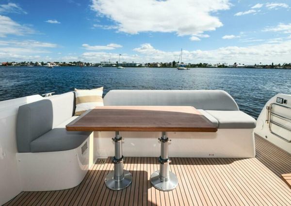 Prestige 420 Flybridge image