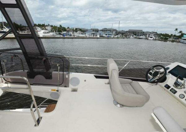 Prestige 420 Flybridge image