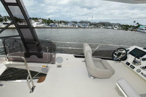 Prestige 420 Flybridge image