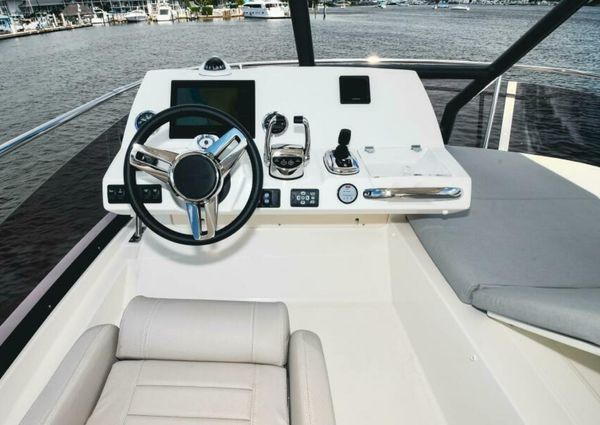 Prestige 420 Flybridge image