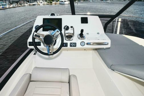 Prestige 420 Flybridge image