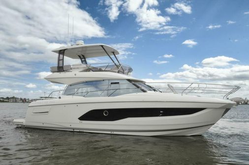 Prestige 420 Flybridge image