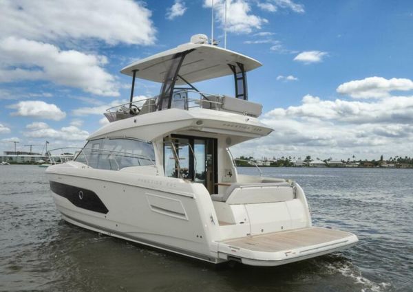 Prestige 420 Flybridge image