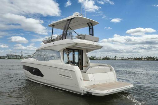 Prestige 420 Flybridge image