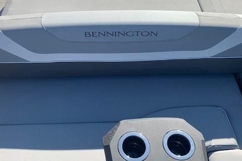 Bennington SX-LINE image