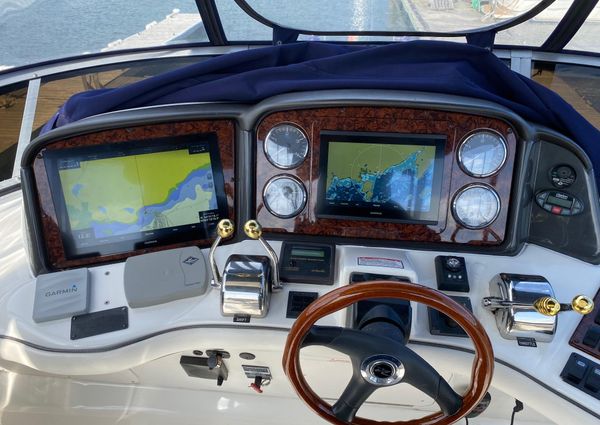 Sea Ray 420 Sedan Bridge image