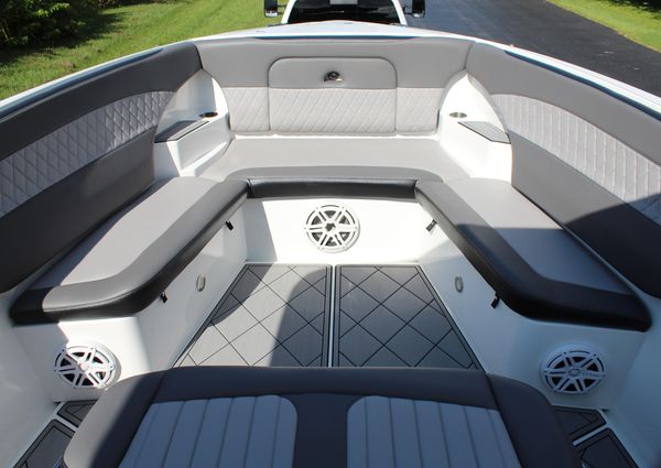 Nor-tech 340-SPORT-CENTER-CONSOLE image