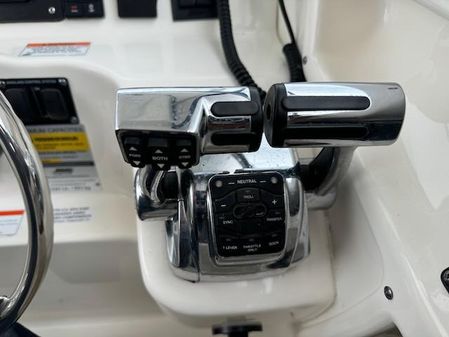 Boston-whaler 255-CONQUEST image