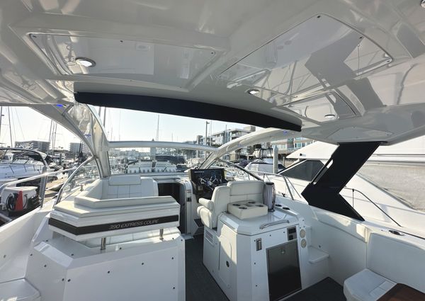 Cruisers Yachts 390 Express Coupe image