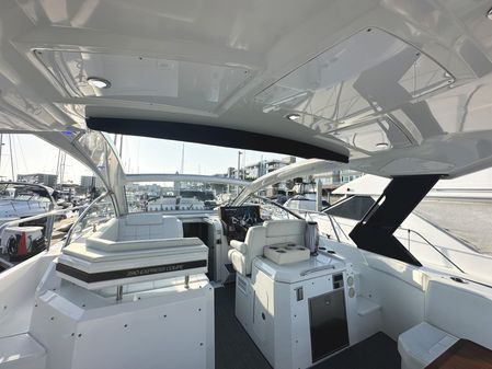 Cruisers Yachts 390 Express Coupe image