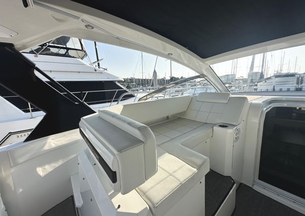 Cruisers Yachts 390 Express Coupe image