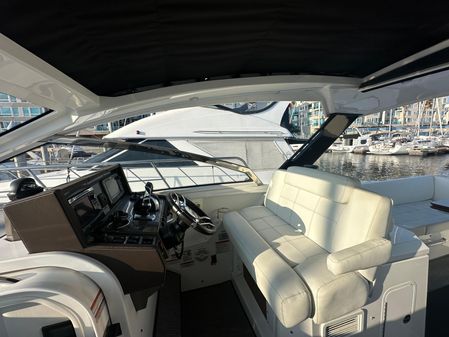 Cruisers Yachts 390 Express Coupe image