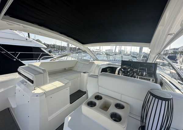 Cruisers Yachts 390 Express Coupe image