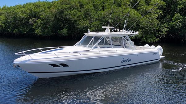 Intrepid 400 Cuddy