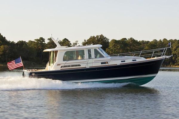 Sabre 42 Salon Express - main image