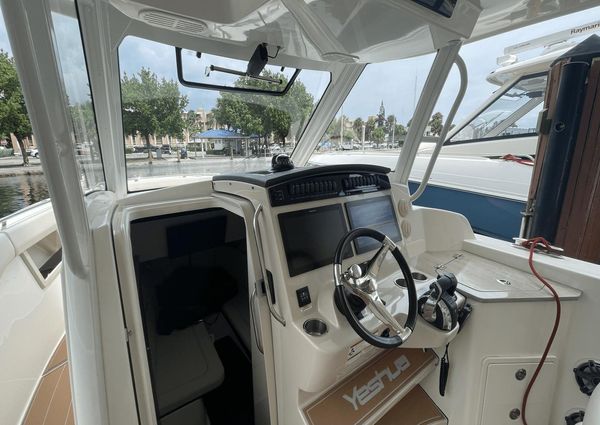 Boston Whaler 350 Realm image